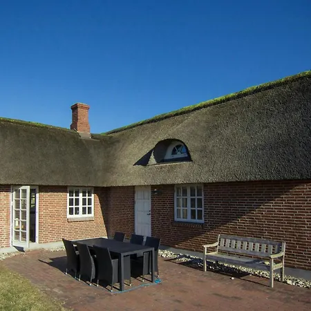 Tatil Evi Thatched House In The First Row By The North Sea Ulfborg