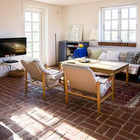 Thatched House In The First Row By The North Sea Tatil Evi *